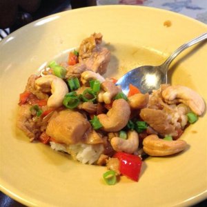 Home Cooks Recreate Thai Restaurant Favorite with Spicy Cashew Chicken