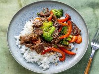 Quick Sirloin Stir-Fry with Vegetables Ready in Half an Hour
