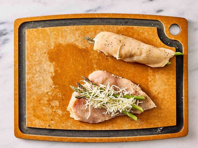 Asparagus and Mozzarella Stuffed Chicken Breasts step 3