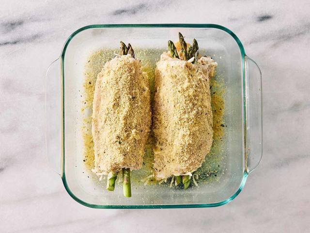 Asparagus and Mozzarella Stuffed Chicken Breasts step 4