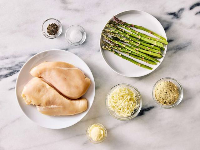 Asparagus and Mozzarella Stuffed Chicken Breasts step 1